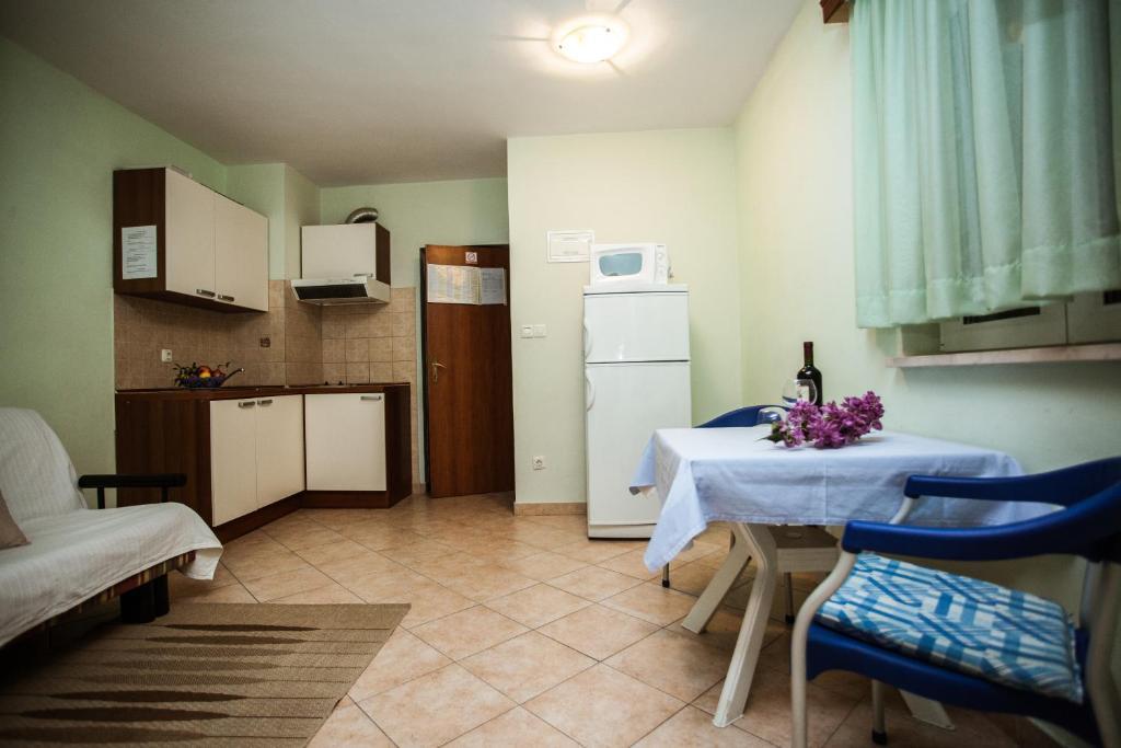 Apartments Agava-Mirjana โอมิช ห้อง รูปภาพ